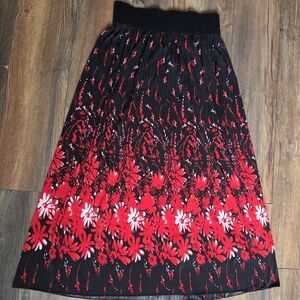 Floral Pleated Black and Red Women's Skirt